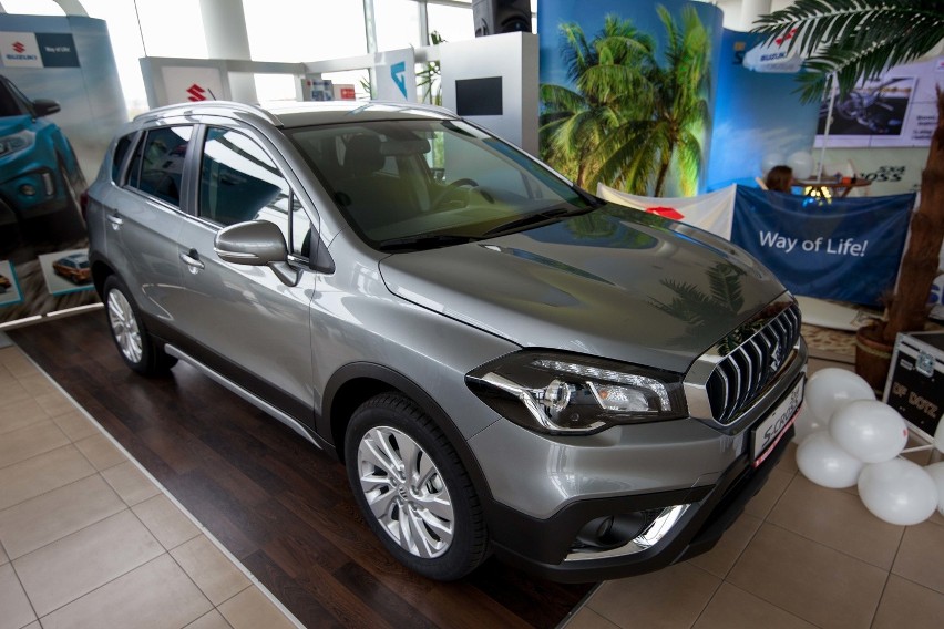 W poznańskich salonach Suzuki pojawił się nowy model SX4...