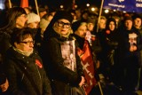 Tłumy na pożegnaniu prezydenta Pawła Adamowicza na gdańskiej Ołowiance. „Paweł, jesteśmy razem!” 