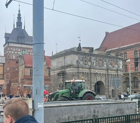 Przez Gdańsk jadą traktory. Spore utrudnienia w ruchu mogą...