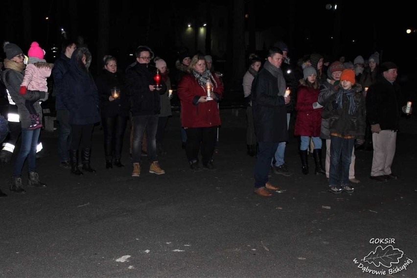 Kilkadziesiąt osób wzięło udział w proteście przeciwko mowie...