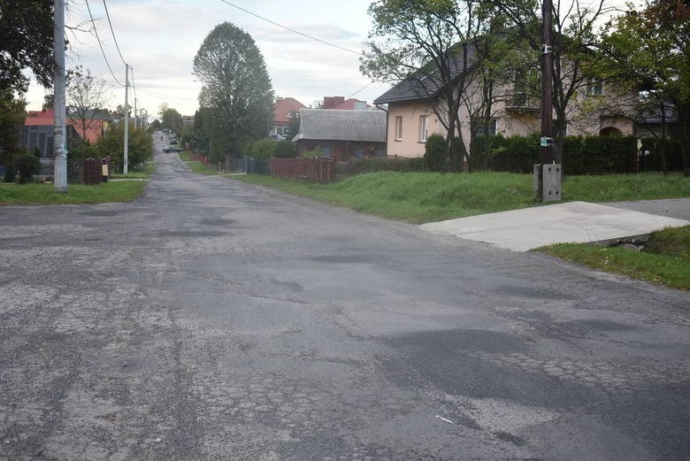 Remontu drogi w Osieku pod Olkuszem jednak nie będzie? Powiat nie może dogadać się z gminą