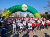 Dąbrowski Bieg dla Niepodległej 2021 w Parku Hallera. Na starcie prawie 800 uczestników 