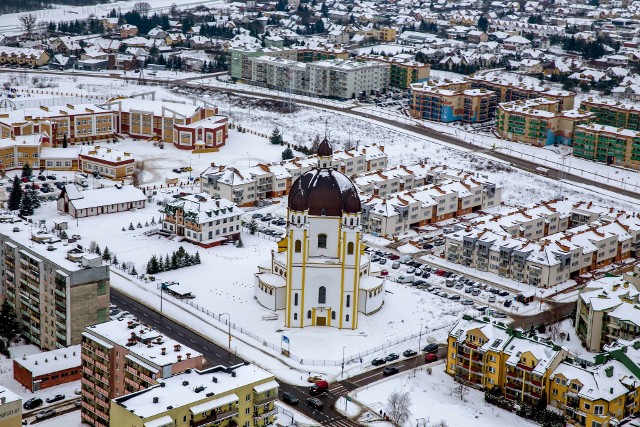 Zimą, gdy Białystok przykryty jest śniegiem, jego piękno nabiera wyjątkowego blasku, zwłaszcza widziane z lotu ptaka. Czy rozpoznajesz te miejsca?
