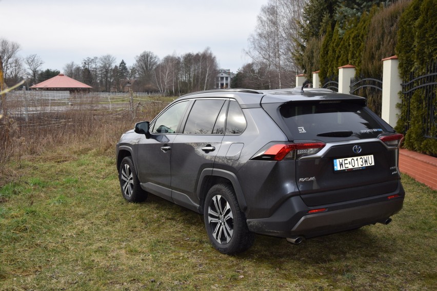 Toyota deklaruje, że RAV4 2.5 Hybrid o łącznej mocy 222 KM i...