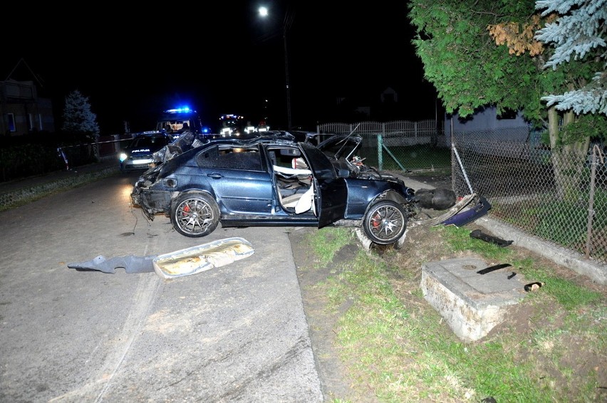 W wypadku bmw w Czarnocinie zginęło dwóch nastolatków.