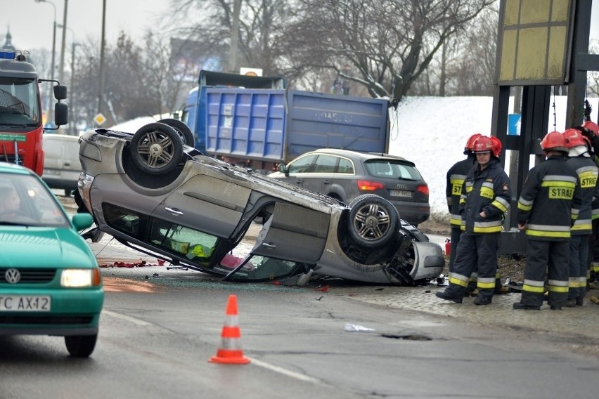 Wypadek na Trakcie Św. Wojciecha w Gdańsku. 1 osoba ranna