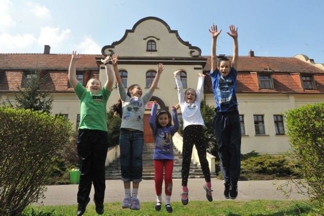 Piątka dzieci ze szkoły przy sanatorium, która pojechała na nagrania do studia Telewizji Polskiej będzie miała co wspominać przez wiele lat. 