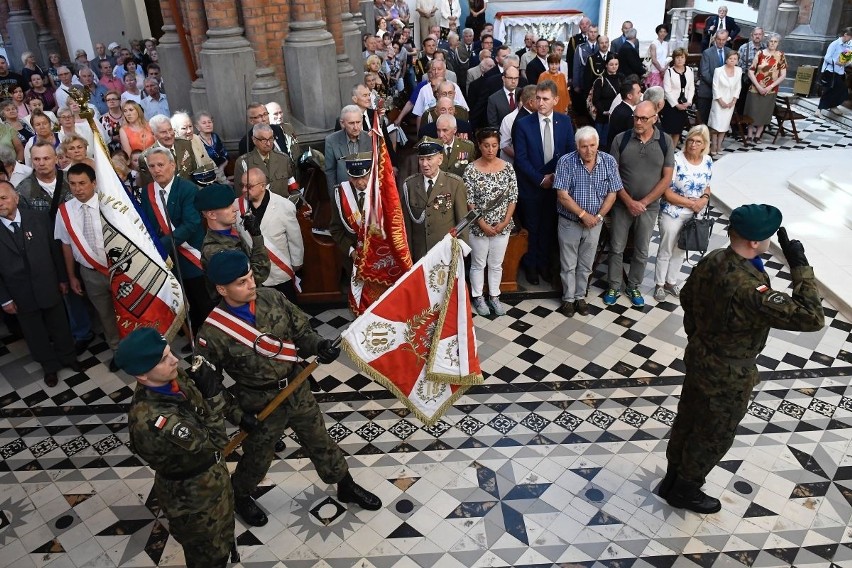 Społeczeństwo bez historii jest społeczeństwem bez korzeni,...