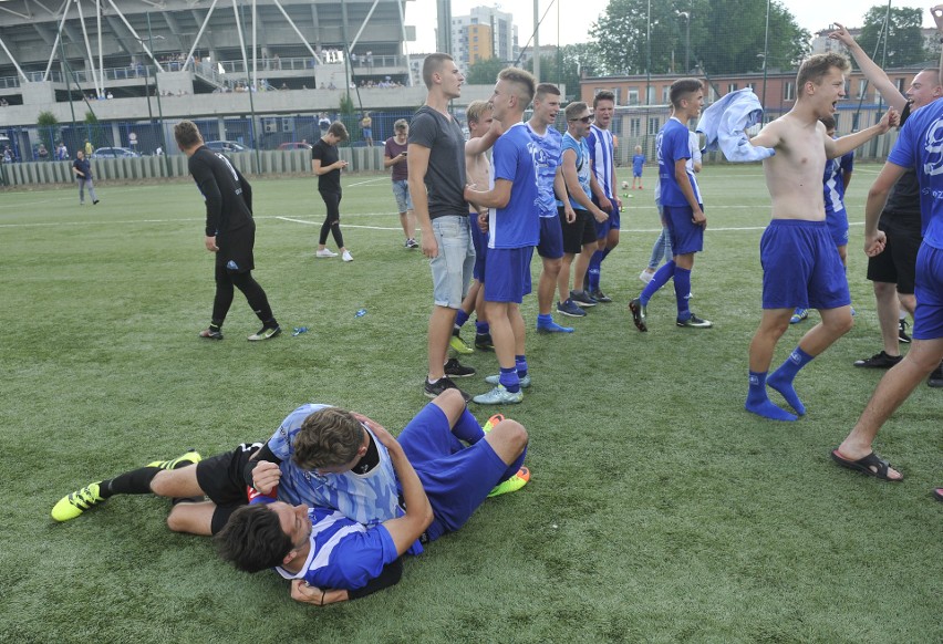 Od 0:4 do 4:4. Dramatyczny awans Stali Rzeszów do CLJ [ZDJĘCIA]