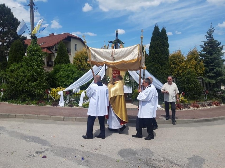 Uroczystości Bożego Ciała w parafii świętego Mikołaja...