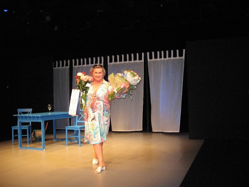 Brawo, Shirley Valentine! Udany monodram w radomskim Teatrze Powszechnym na finał sezonu