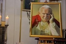 Dziewięciu biegaczy uczciło pamięć Jana Pawła II w rocznicę śmierci papieża-Polaka