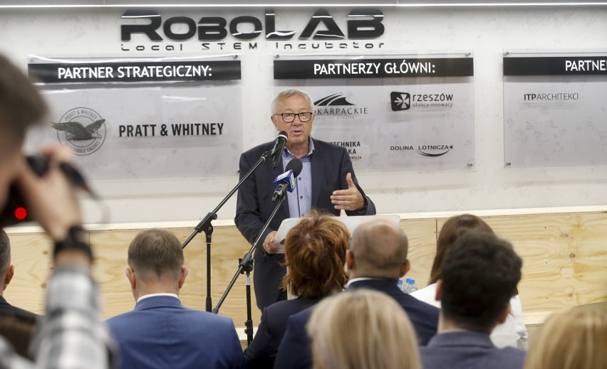 Uroczyste otwarcie Robolab na Politechnice Rzeszowskiej
