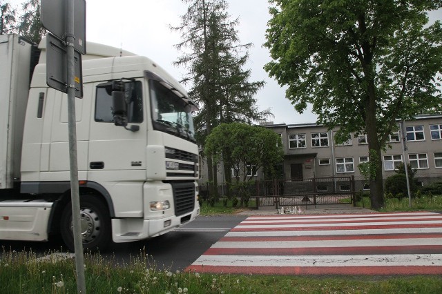 14-letnia Weronika została śmiertelnie potrącona przez ciężarówkę przed gimnazjum w Popielawach