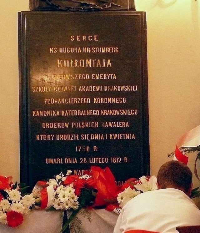 Uroczystości ku czci 222 rocznicy Konstytuacji 3 Maja zainaugurowano w kościele parafialnym w Wiśniowej. Tutaj złożono kwiaty pod tablicą z sercem księdza Hugona Kołłątaja, współtwórcy Konstytucji.