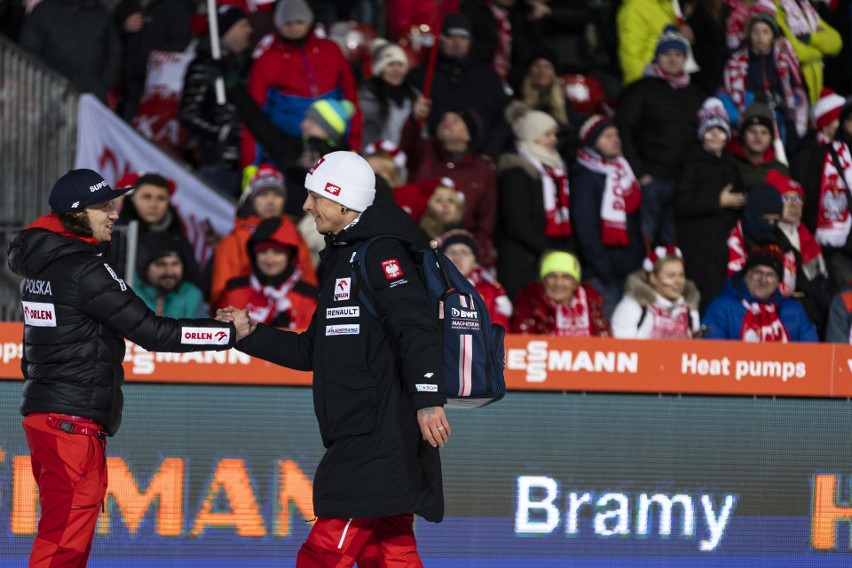 Skoki narciarskie - wyniki PŚ w Zakopanem. Polacy na podium konkursu drużynowego na Wielkiej Krokwi. Lepsza była tylko Austria