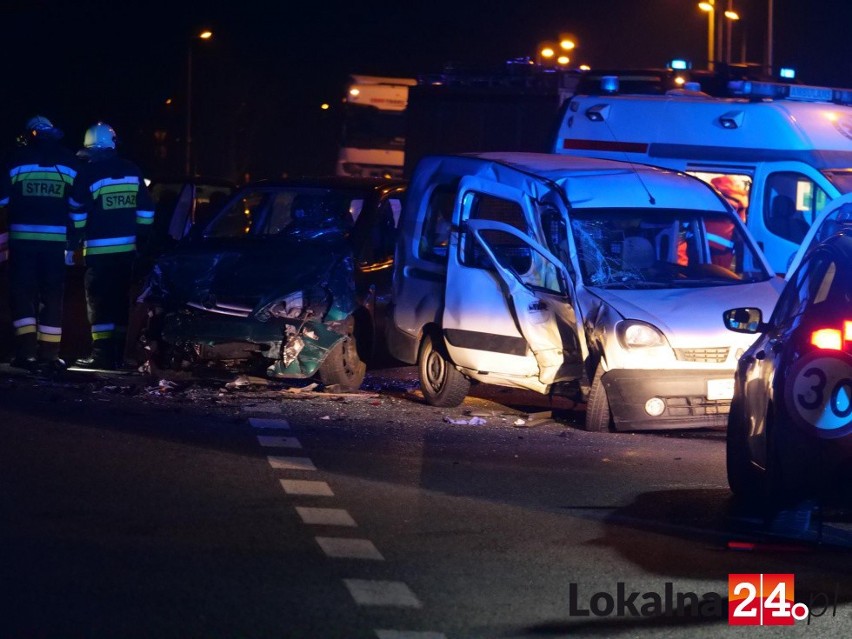 Wypadek na obwodnicy Kędzierzyna-Koźla. Trzy osoby...