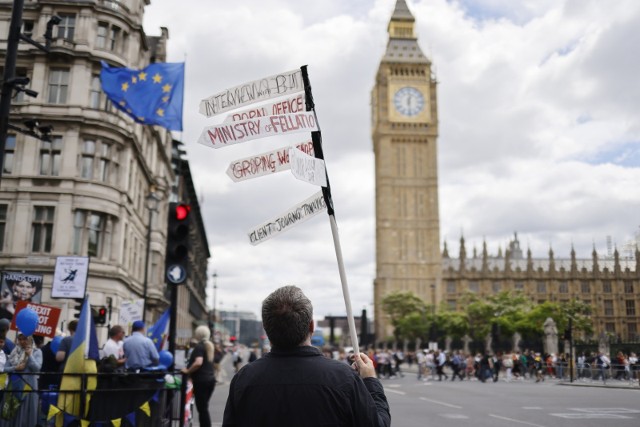 Boris Johnson twierdzi, że powinien zostać na stanowisku, by walczyć z inflacją i przeciwdziałać rosyjskiej agresji