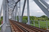 Lubelszczyzna. Remont mostu koło Rejowca zapewni dobre podróże koleją. Na pasażerów czekają tymczasowe utrudnienia