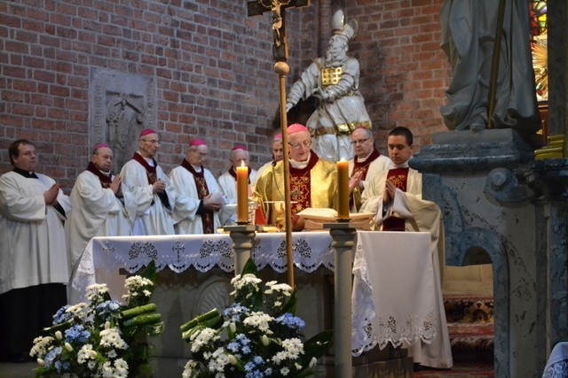 Biskup Jan Wieczorek świętował w sanktuarium w Rudach swoje 80 urodziny [ZDJĘCIA]