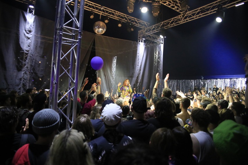 Fest Festival 2022. Deszczowy finał trzeciej edycji imprezy. Koncerty Stromae, Kalibra 44 i Scootera! Zdjęcia