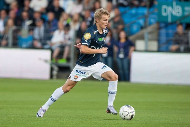 Martin Odegaard –  z Stromsgodset IF do Realu Madryt. Młody Norweg od kilku miesięcy był jednym z najbardziej rozchwytywanym piłkarzem świata. Jego występy w Stromsgodset IF, promujące filmy wideo i debiut w dorosłej reprezentacji Norwegii w wieku piętnastu lat sprawiły, że pozyskaniem go zainteresowały się największe europejskie klub. Koniec końców wiadomo już, że Odegaard zagra w Realu Madryt. Jego były klub za transfer do ekipy „Królewskich” dostanie około 3,4 miliona euro.