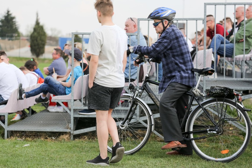 Mecze juniorów i juniorów młodszych MOSP cieszą się sporym...