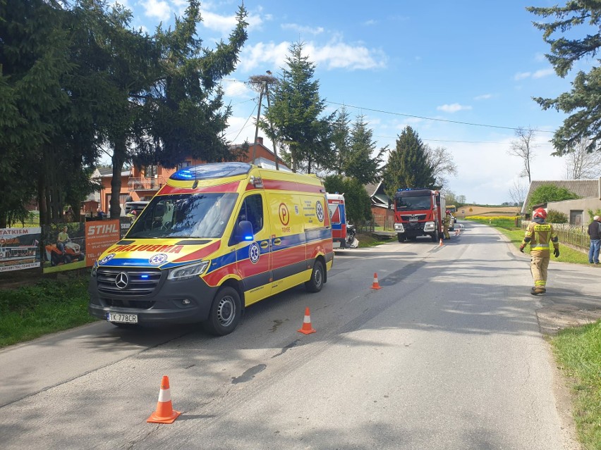 Wypadek z udziałem auta dostawczego i osobówki na drodze wojewódzkiej w Prokocicach. Dwie osoby w szpitalu