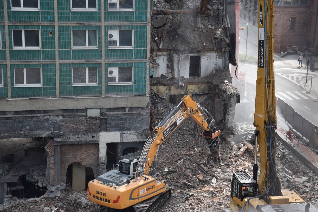 Rozbiórka hotelu Silesia w Katowicach. Dzień drugi, 13 sierpnia 2019