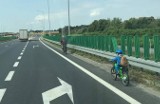 Bielsko-Biała: ojciec zabrał 6-latka na rower. I wjechał z nim na drogę ekspresową ZDJĘCIA