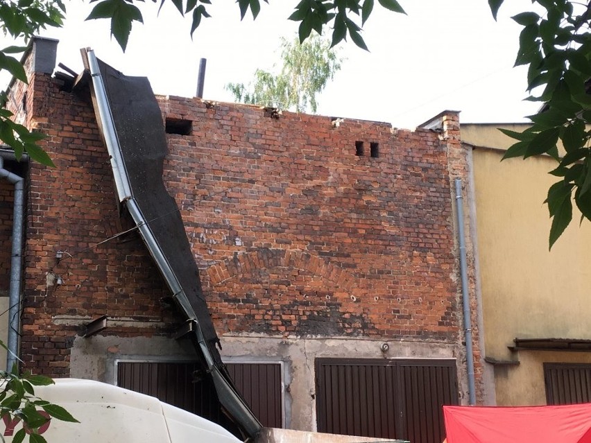 Tragedia w Gliwicach, dach zawalił się pod robotnikami....