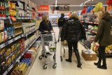 Nowe godziny otwarcia sklepów w Wielki Piątek i Wielką Sobotą. Jak otwarte sklepy przed Wielkanocą? [Biedronka, Lidl, Kaufland, Netto]