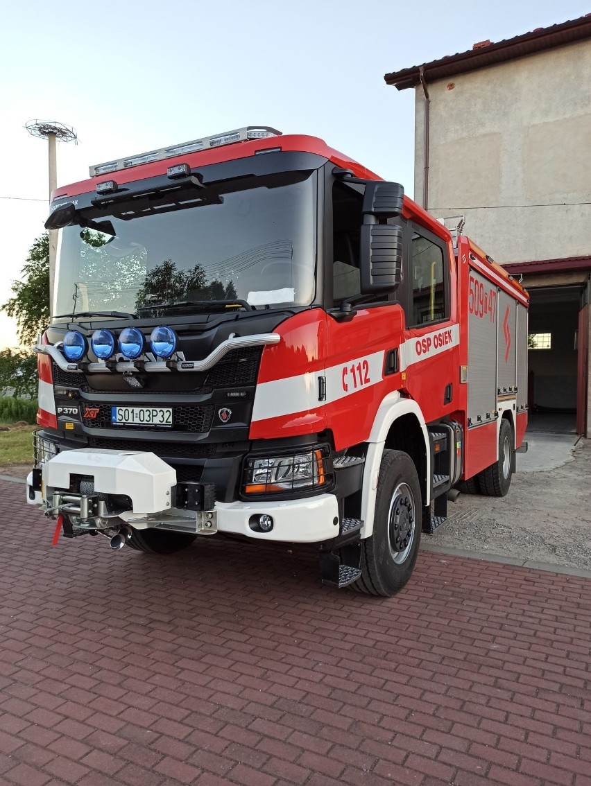 Ochotnicza Straż Pożarna w Osieku ma nowy wóz strażacki. Niesamowita historia i huczne święto [ZDJĘCIA]