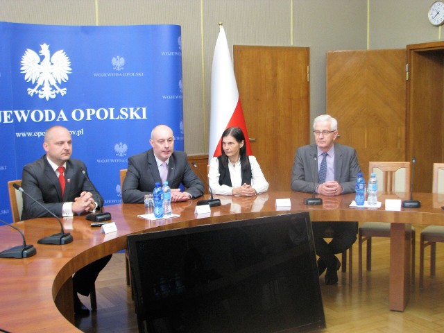 Na zdjęciu od lewej: Piotr Bobak, Adrian Czubak, Joanna Krupska i Andrzej Wach, sekretarz Związku Dużych Rodzin.