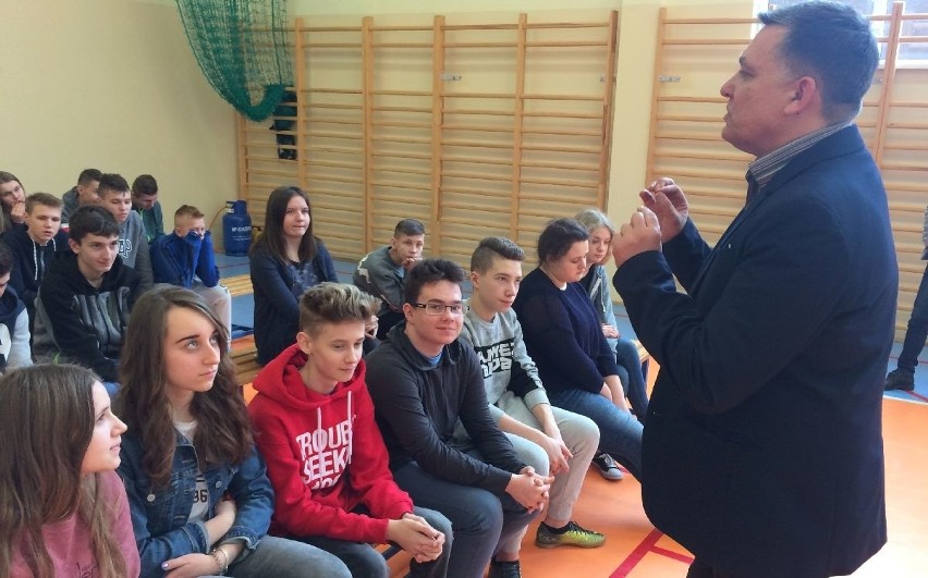 Prezenty od ewangelików z Niemiec dla szkoły w Cieszkowach