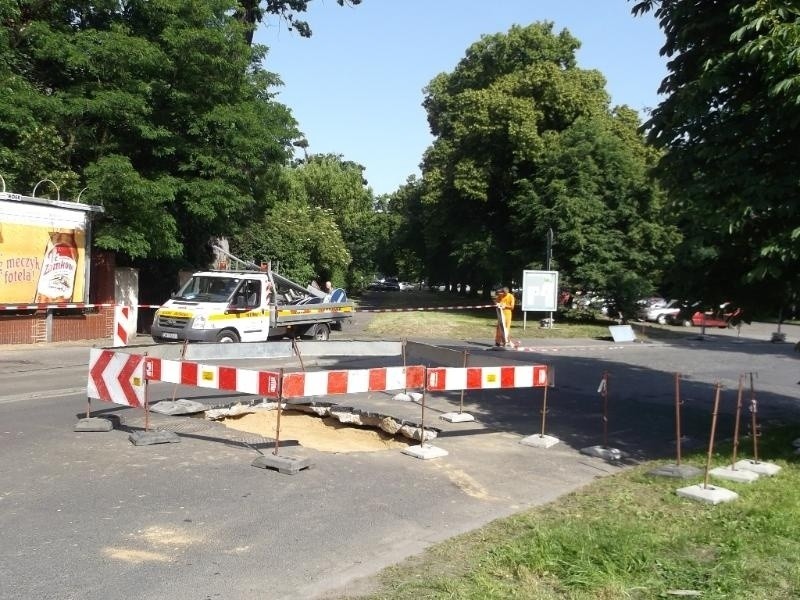 Wrocław: Ulica Parkowa się zapadła. Objazdy autobusów