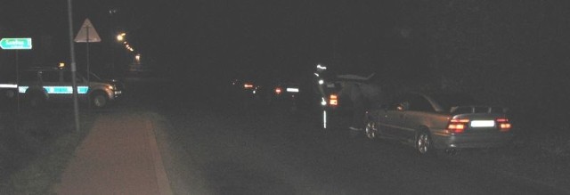 Policjanci skontrolowali samochody, które pojawiły się w miejscu, gdzie miały być ponoć zorganizowane nielegalne wyścigi. 