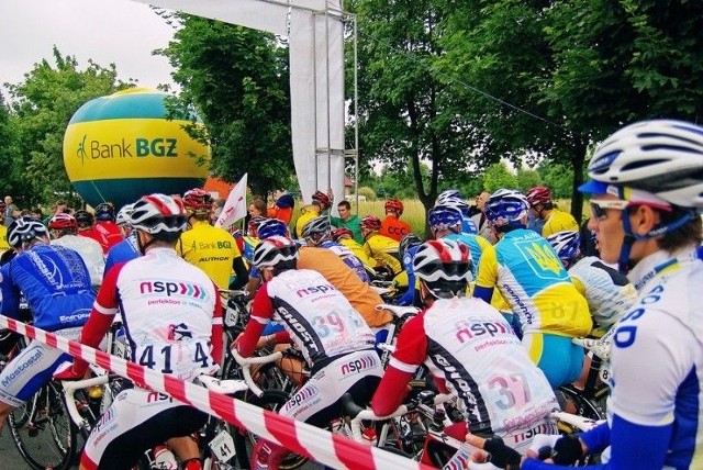 W kolumnie wyścigu pojadą dawne gwiazdy polskiego kolarstwa.