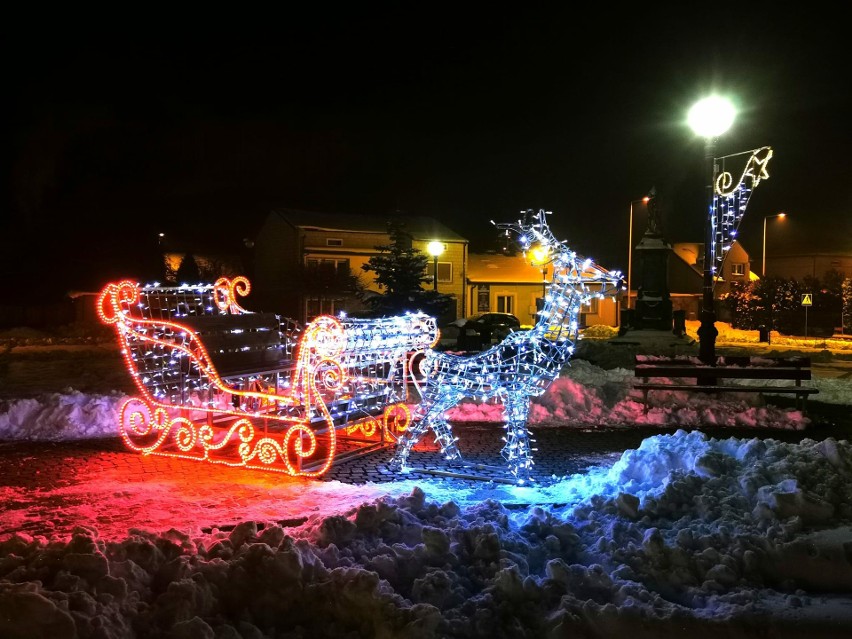 Zjawiskowe iluminacje świąteczne w Kunowie. Jest pięknie! Zobacz zdjęcia