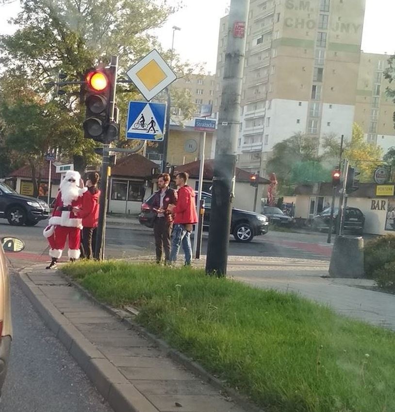 Z nieoficjalnych informacji wynika, że w stroju Gwiazdora...