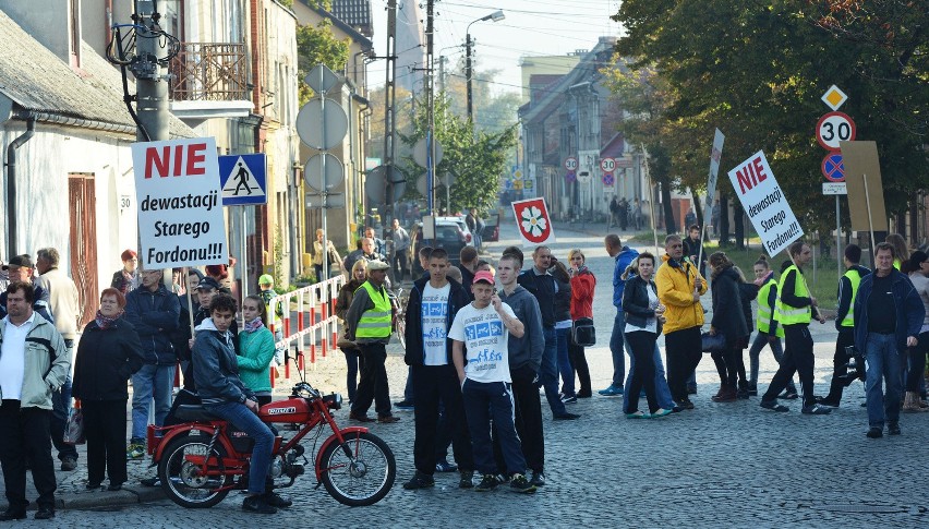 Pikieta mieszkańców Starego Fordonu przy ulicy Bydgoskiej