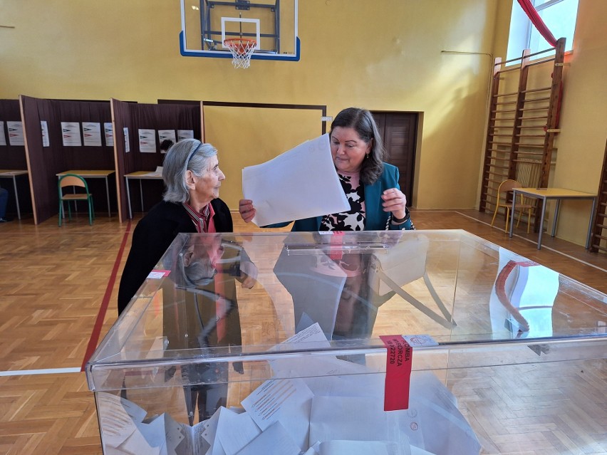 Głosowanie w Szydłowcu.