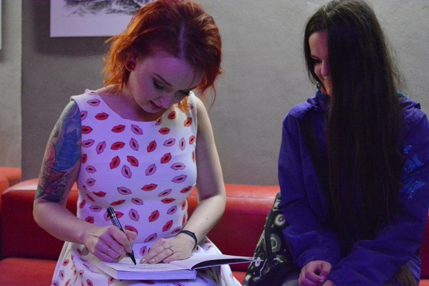 Red Lipstick Monster promowała książkę w krakowskim klubie  Pasaż Bielaka