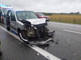 Wypadek w Łoponiu. Na drodze krajowej nr 94 zderzyły się trzy samochody. Na miejscu interweniowała straż pożarna i inne służby [ZDJĘCIA]