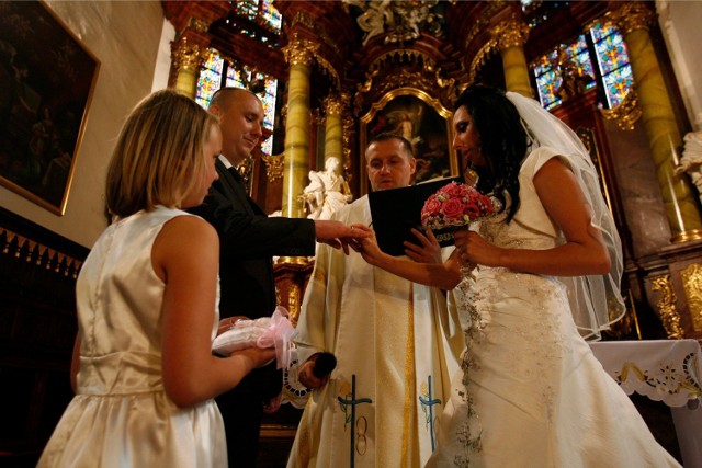 Większość ślubów kościelnych jest jednocześnie ślubami konkordatowymi.
