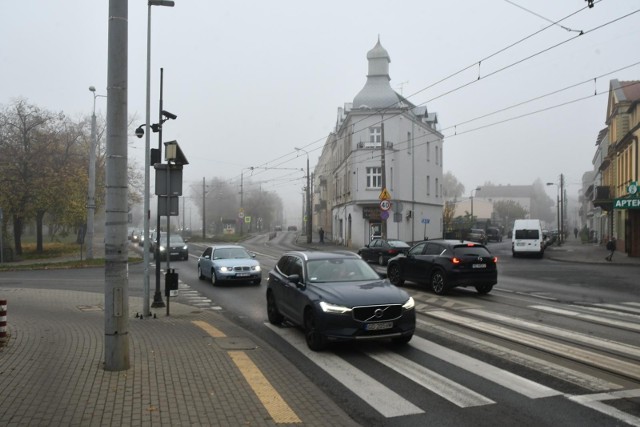 Listopadowe pomiary prędkości na ul. Widok pokazały, że kierowcy nagminnie łamią przepisy. W kierunku Leszczyna, ale również Nakielskiej ponad 95% osób jeździło szybciej niż 30 km/h. Problemem zajął się miejski zespół do działań na rzecz poprawy bezpieczeństwa ruchu drogowego.