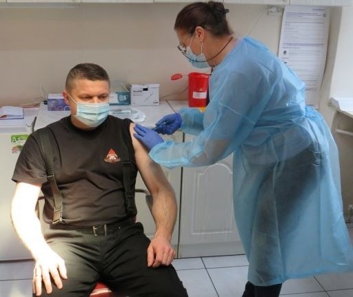 We wtorek, 30 marca, rozpoczęły się szczepienia funkcjonariuszy Komendy Powiatowej Policji w Zwoleniu.