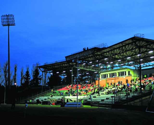 Światło nad Stadionem Ludowym zgasło w 30 minucie meczu