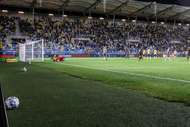 Do podpalenia samochodu Jarosława Kołakowskiego doszło po ligowym meczu Arka Gdynia - Widzew Łódź