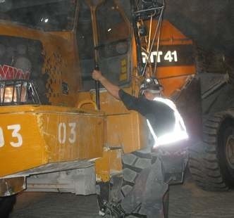 W kopalni Polkowice - Sieroszowice praca przebiega bez zakłóceń. Ale do piątku każdy górnik ma prawo wypowiedzieć się w sprawie ewentualnego strajku (fot. Anna Bielecka)